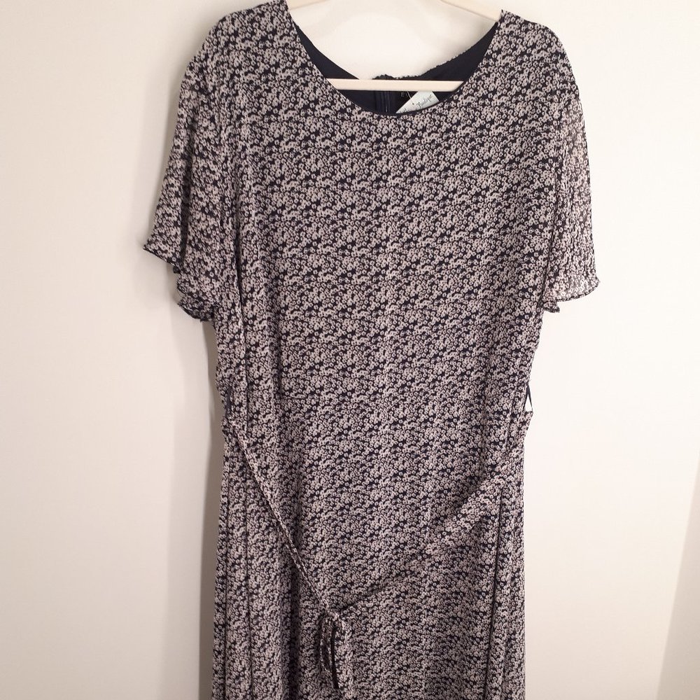 Short sleeve semi sheer floral dress with waist belt